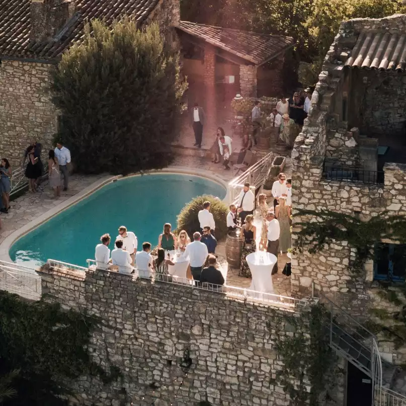 terrasse apéritif mas provençal mariage Gard